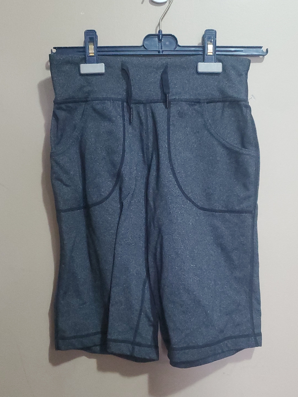 Lululemon Be Still Shorts Heathered Charcoal Textured Knit Bermuda Short Sz 2